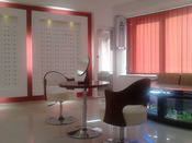مركز دبي الطبي للبصريات والعيون الصناعية
